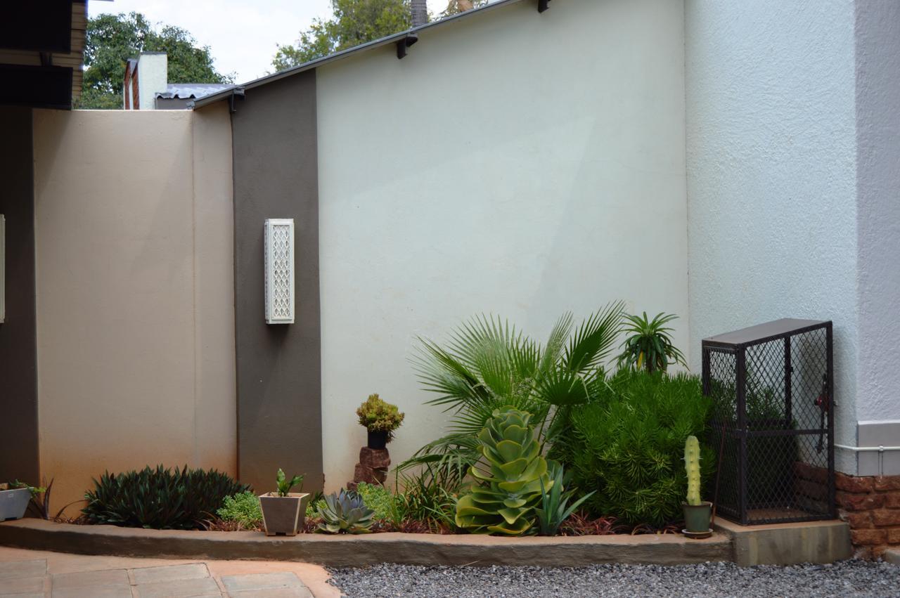 Aaa Rose Garden Guesthouse Mookgophong Exterior photo